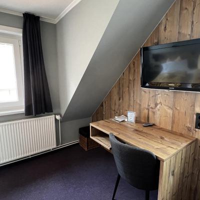 Doppelzimmer2 Schreibtisch Gross