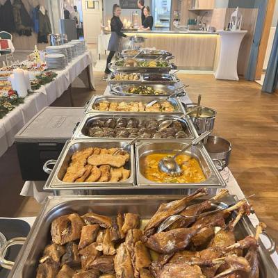 Versch. Warme Speisen Gross