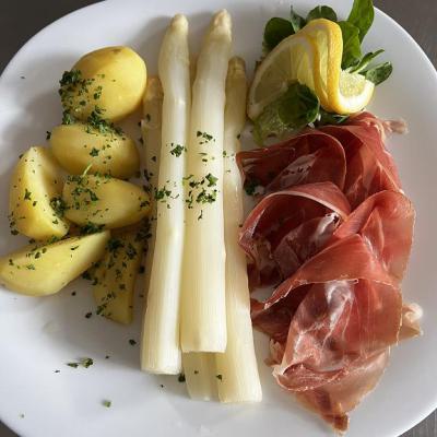 Spargel Mit Schinken Gross